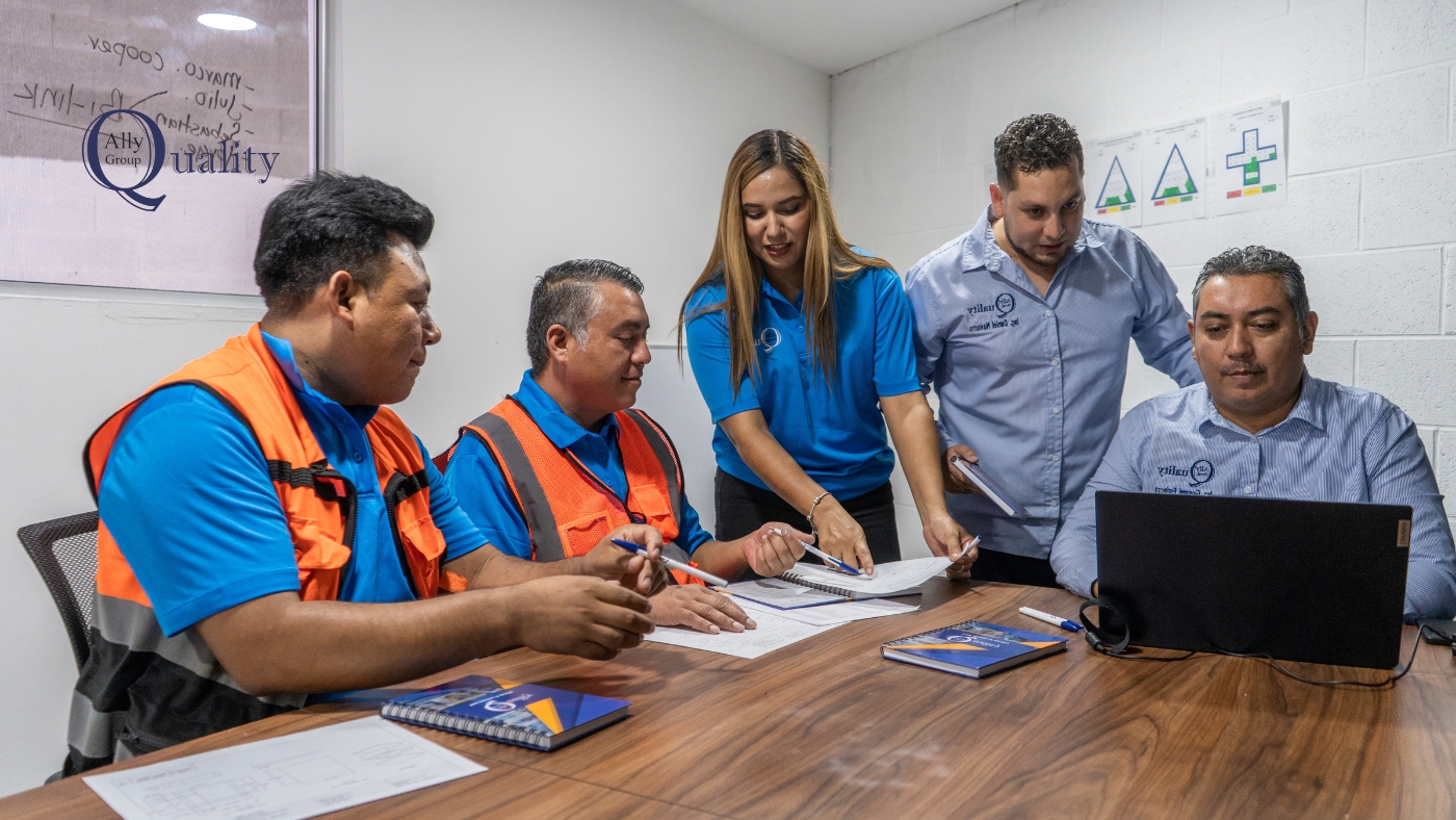 Inspección de recibo con muestreo por riesgo y evidencia por lote en material entrante en Ciudad Juárez y El Paso